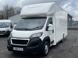 PEUGEOT BOXER 435 XTRA LONG 2.0 Blue HDi L4 H2 PROFESSIONAL LO LOADER VAN 130ps / NO VAT